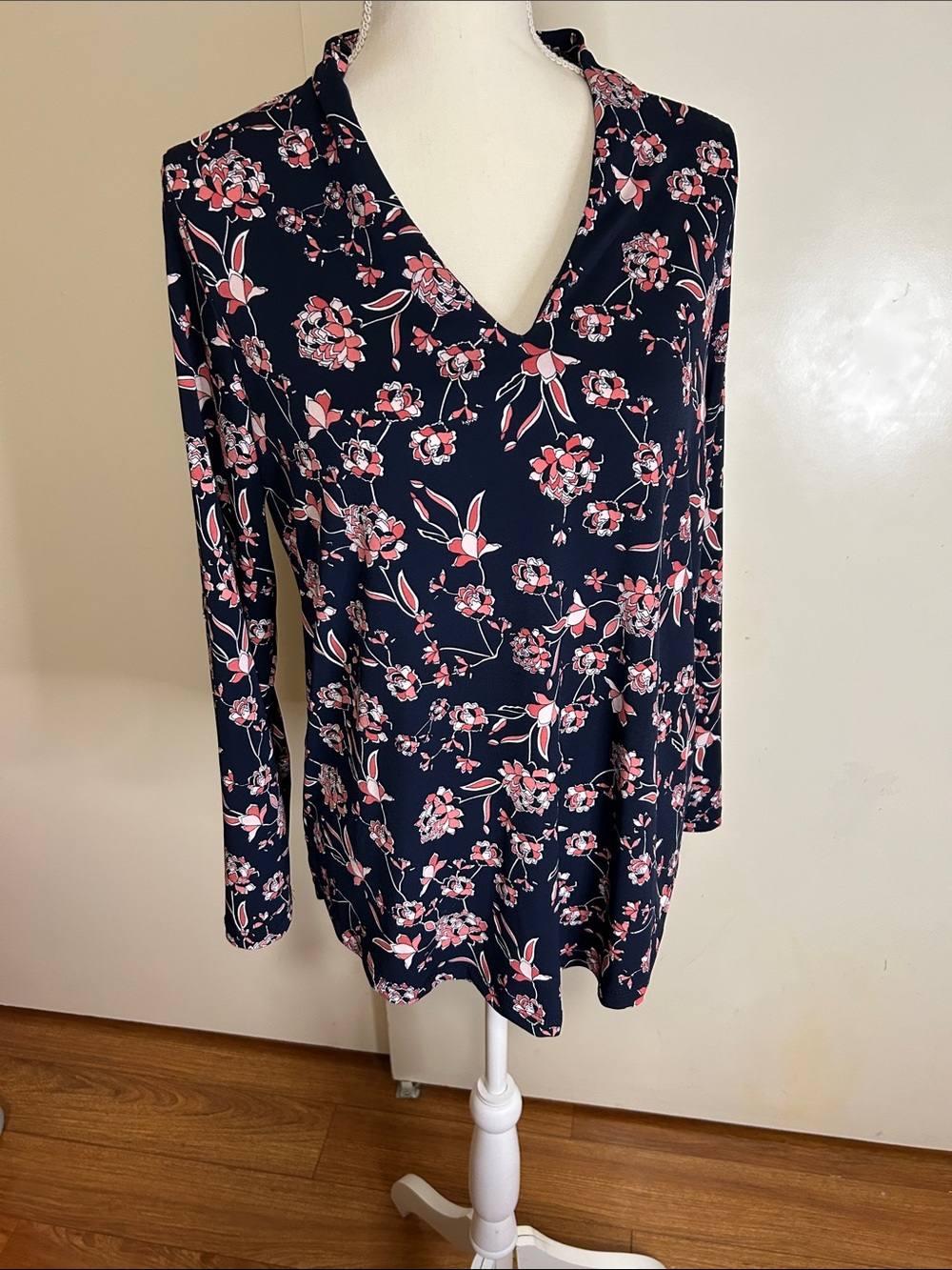 Jones New York Navy V-Neck Long Sleeve Top with Pink Floral Print